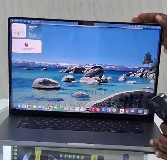 New Laptop Apple MacBook 32GB SSD 1T