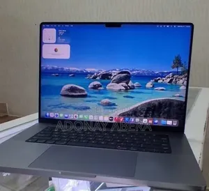 New Laptop Apple MacBook 32GB SSD 1T