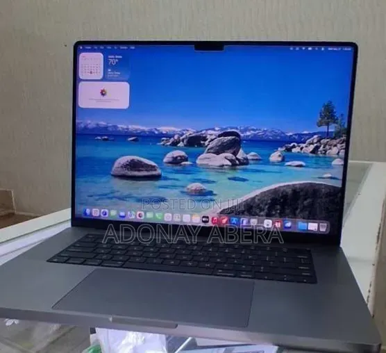 New Laptop Apple MacBook 32GB SSD 1T