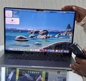 New Laptop Apple MacBook 32GB SSD 1T