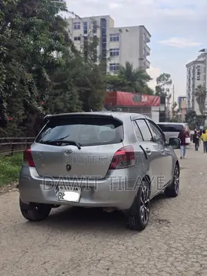 Toyota Yaris 2008 Gray