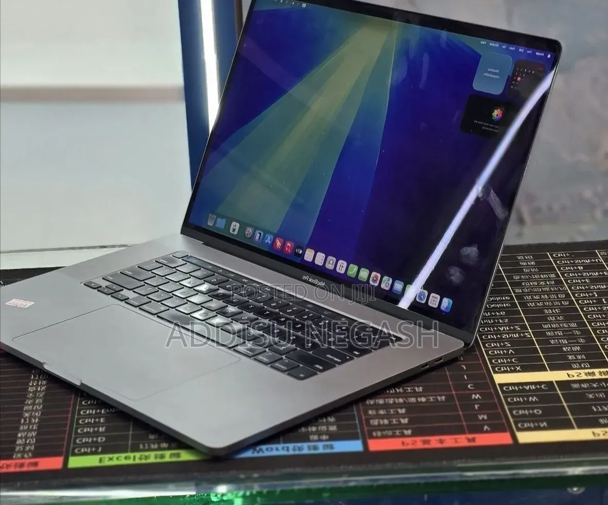 New Laptop Apple MacBook Pro 2019 32GB Intel Core i9 SSD 512GB