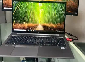 New Laptop HP ZBook Firefly 15 G7 16GB Intel Core i7 SSD 512GB