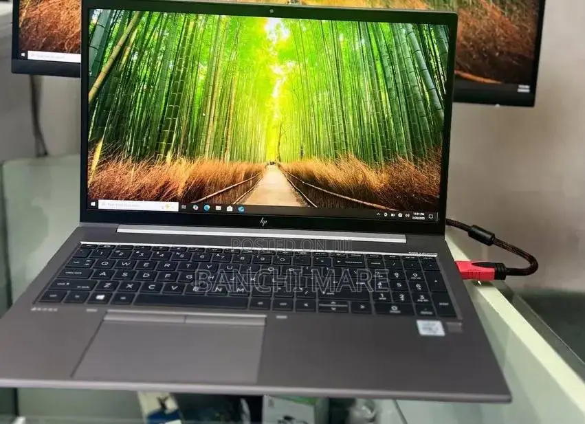 New Laptop HP ZBook Firefly 15 G7 16GB Intel Core i7 SSD 512GB