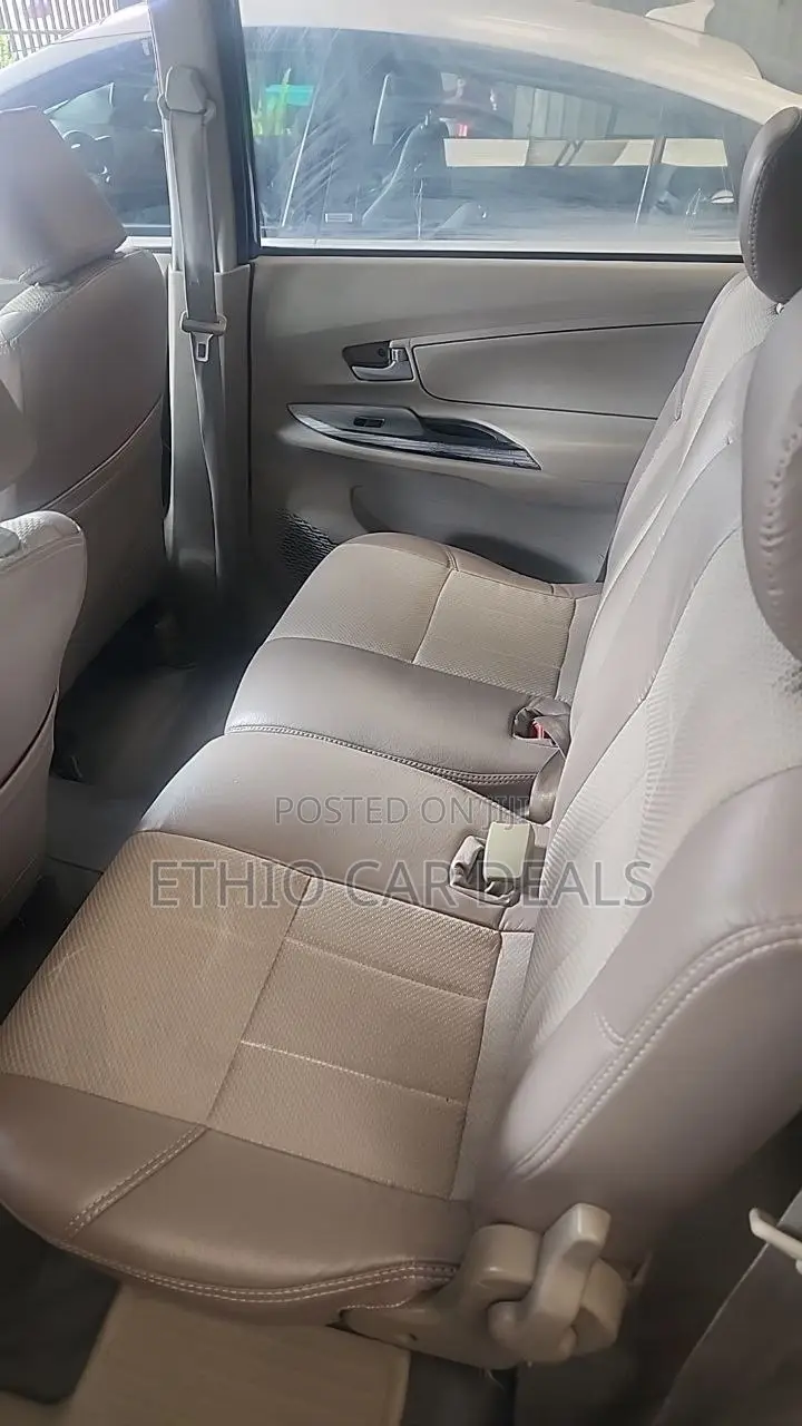 Toyota Avanza 2014 Black