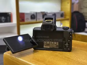 Canon EOS M50 Mirrorless Camera With 15-45mm Lens