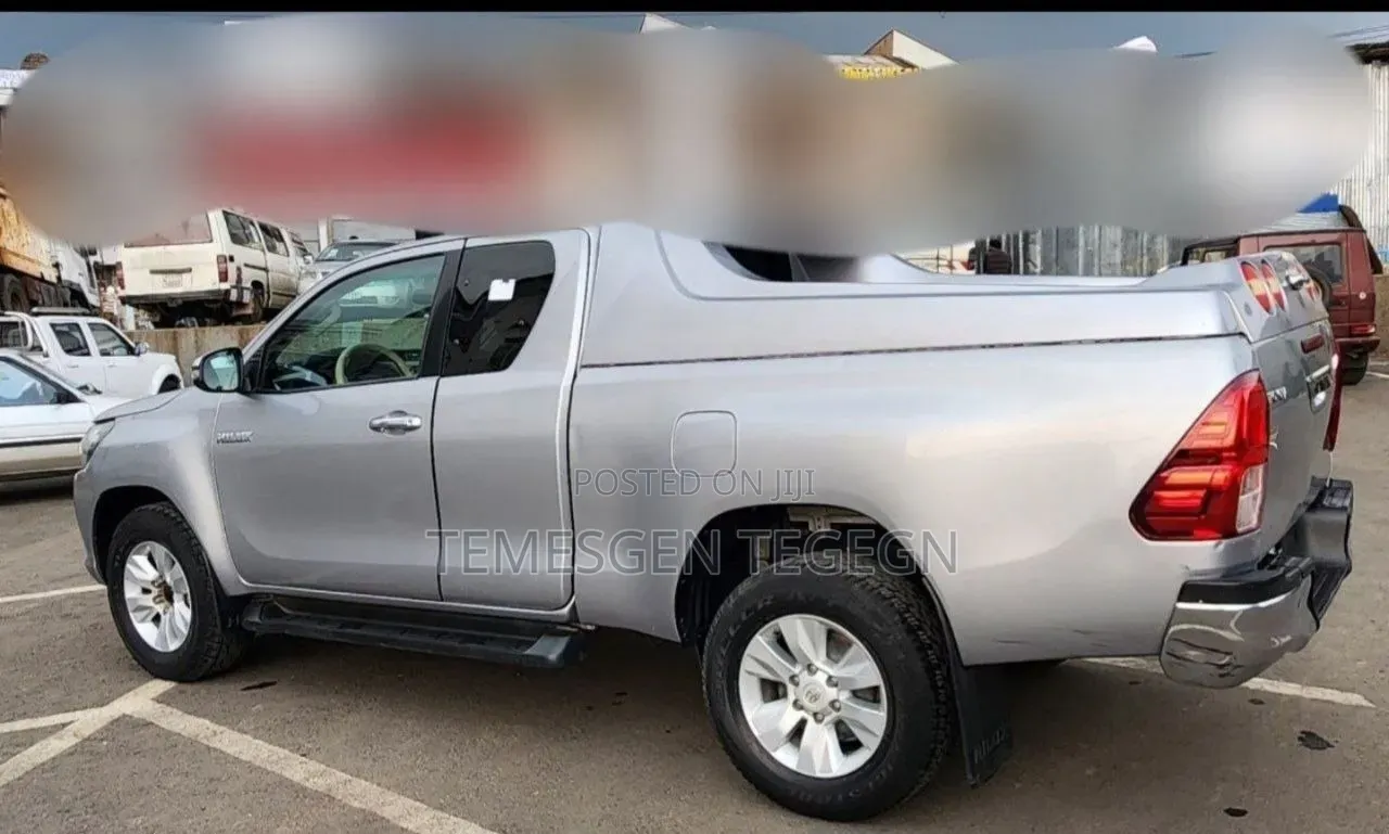 Toyota Hilux 2019 Silver