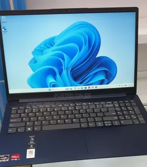 New Laptop Lenovo 8GB AMD Ryzen 5 SSD 256GB