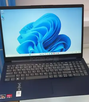 New Laptop Lenovo 8GB AMD Ryzen 5 SSD 256GB