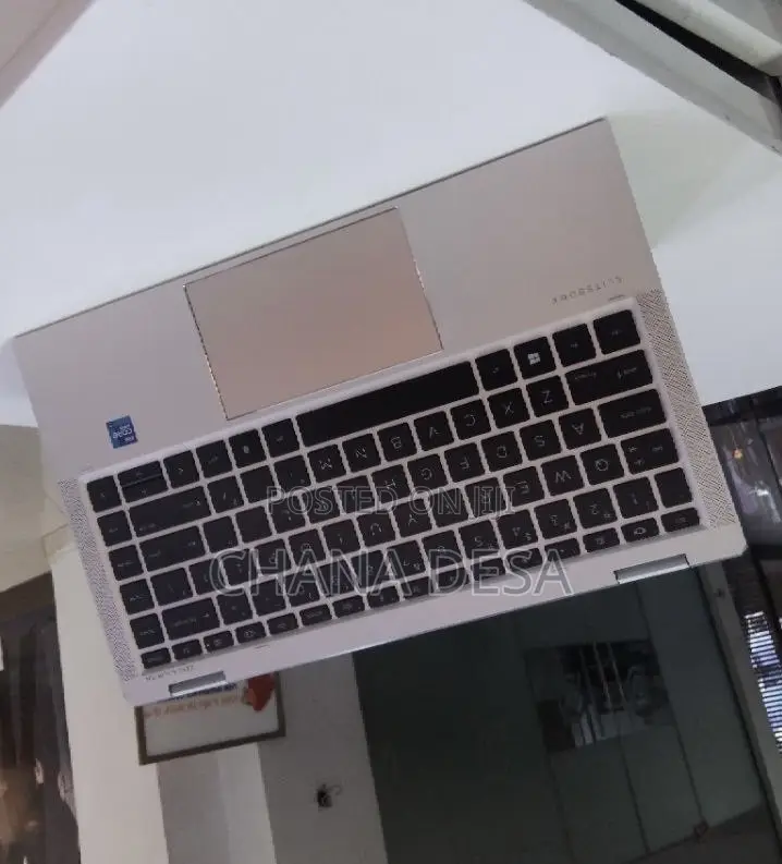 New Laptop HP EliteBook 1040 G8 16GB Intel Core i7 SSD 512GB