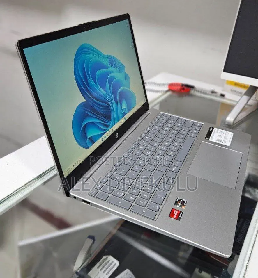 New Laptop HP Stream Notebook 16GB Intel Core i5 SSD 256GB