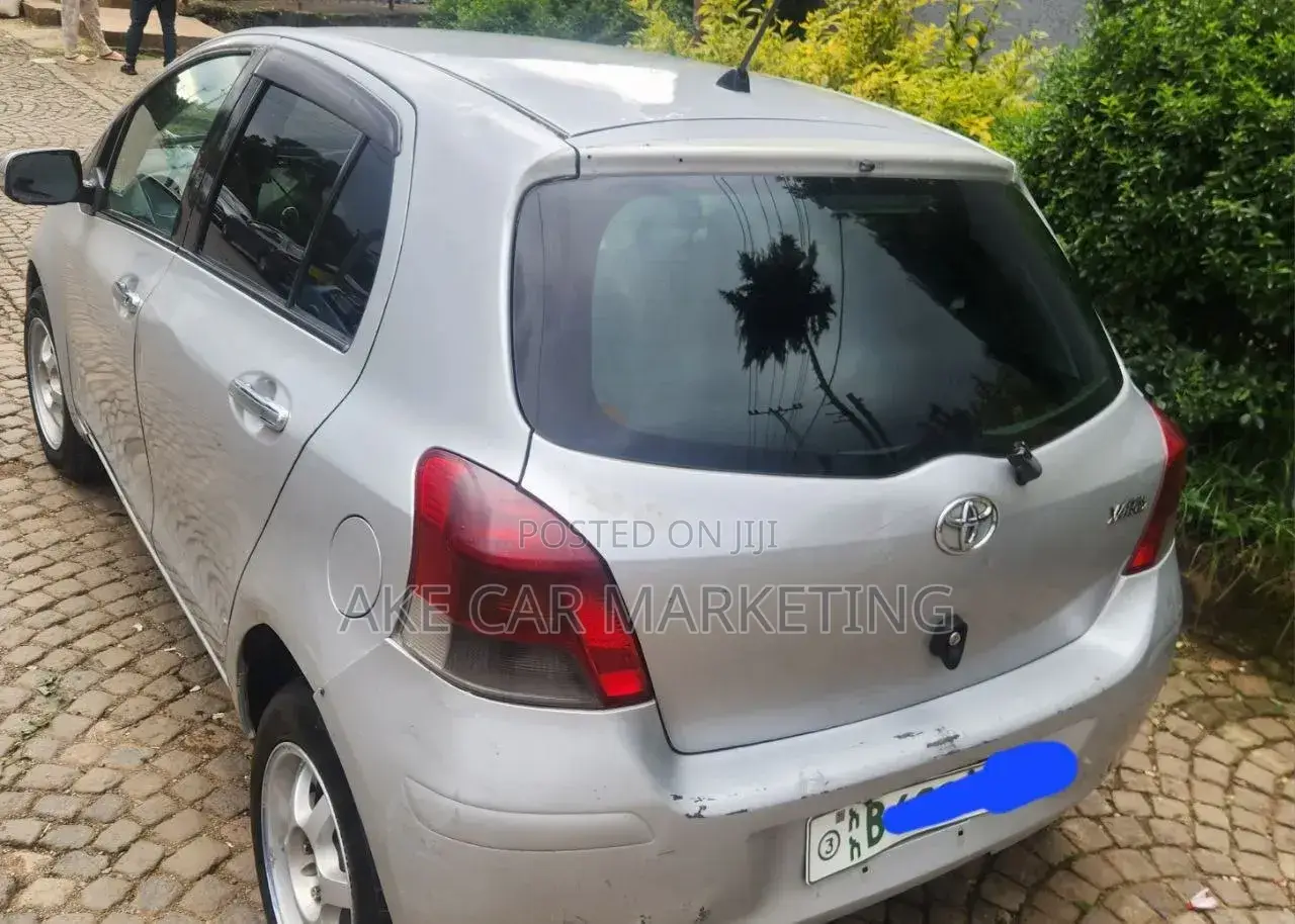 Toyota Yaris 2008 Gray