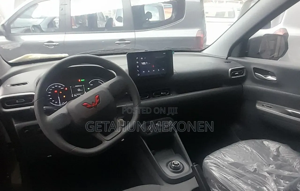 New Wuling Hongguang Plus 2025 Gray