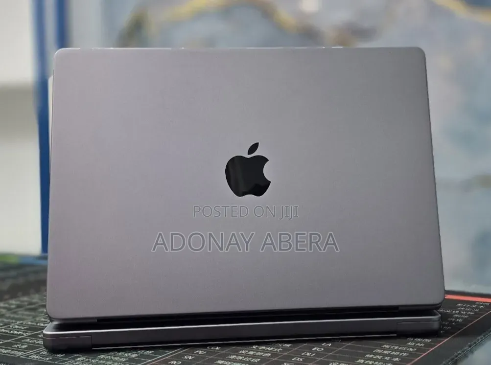 New Laptop Apple MacBook 32GB SSD 512GB