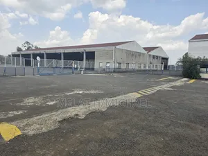 Big Garage Showroom and Assembly for Rent