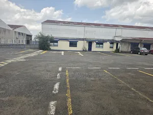 Big Garage Showroom and Assembly for Rent