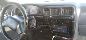 Toyota Hilux 1999 White