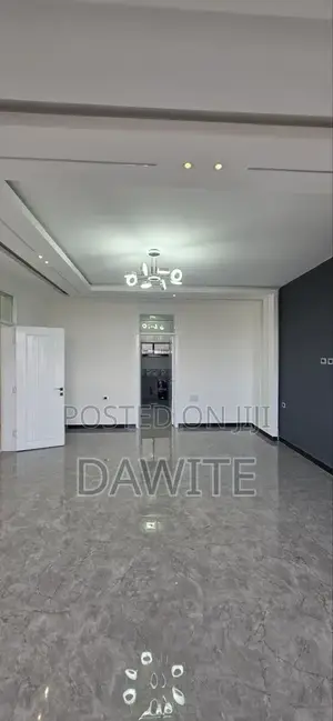 3bdrm Apartment in የግል አፓርታማ, Bole for sale