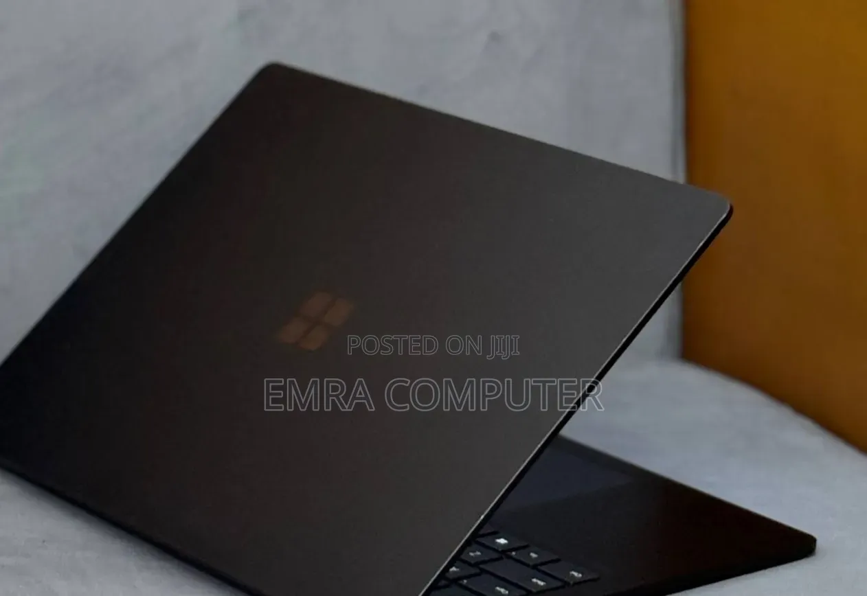 New Laptop Microsoft Surface 16GB Intel Core i7 SSD 256GB