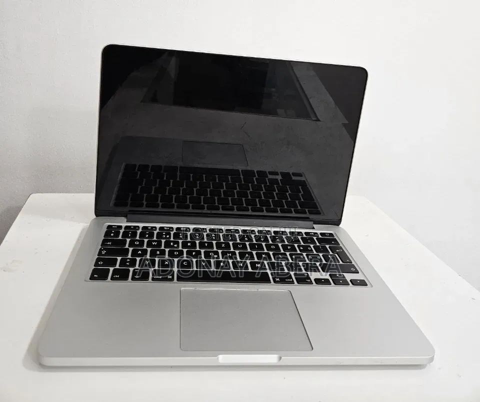 New Laptop Apple MacBook 8GB Intel Core i7 SSD 256GB