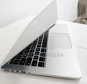 New Laptop Apple MacBook 8GB Intel Core i7 SSD 256GB