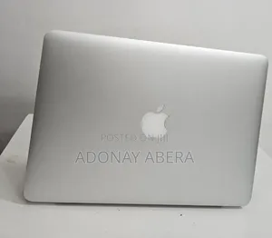New Laptop Apple MacBook 8GB Intel Core i7 SSD 256GB