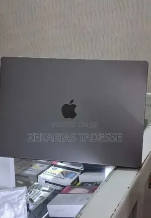 New Laptop Apple MacBook Pro 2021 M1 32GB Apple M1 Pro SSD 1T