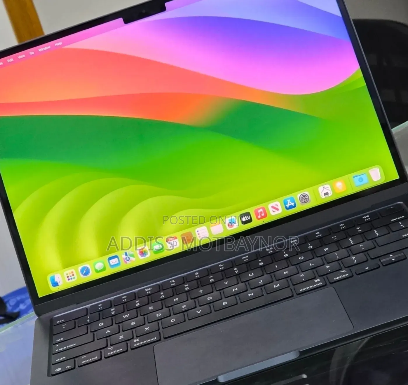 New Laptop Apple MacBook Air 2022 M2 16GB Apple M2 SSD 512GB