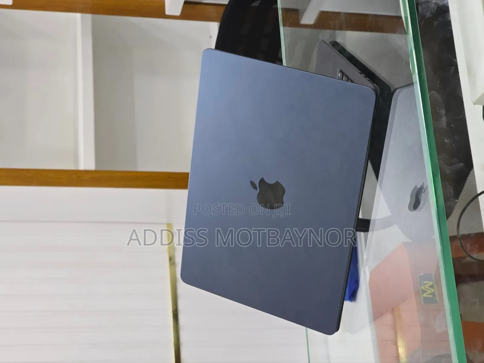 New Laptop Apple MacBook Air 2022 M2 16GB Apple M2 SSD 512GB