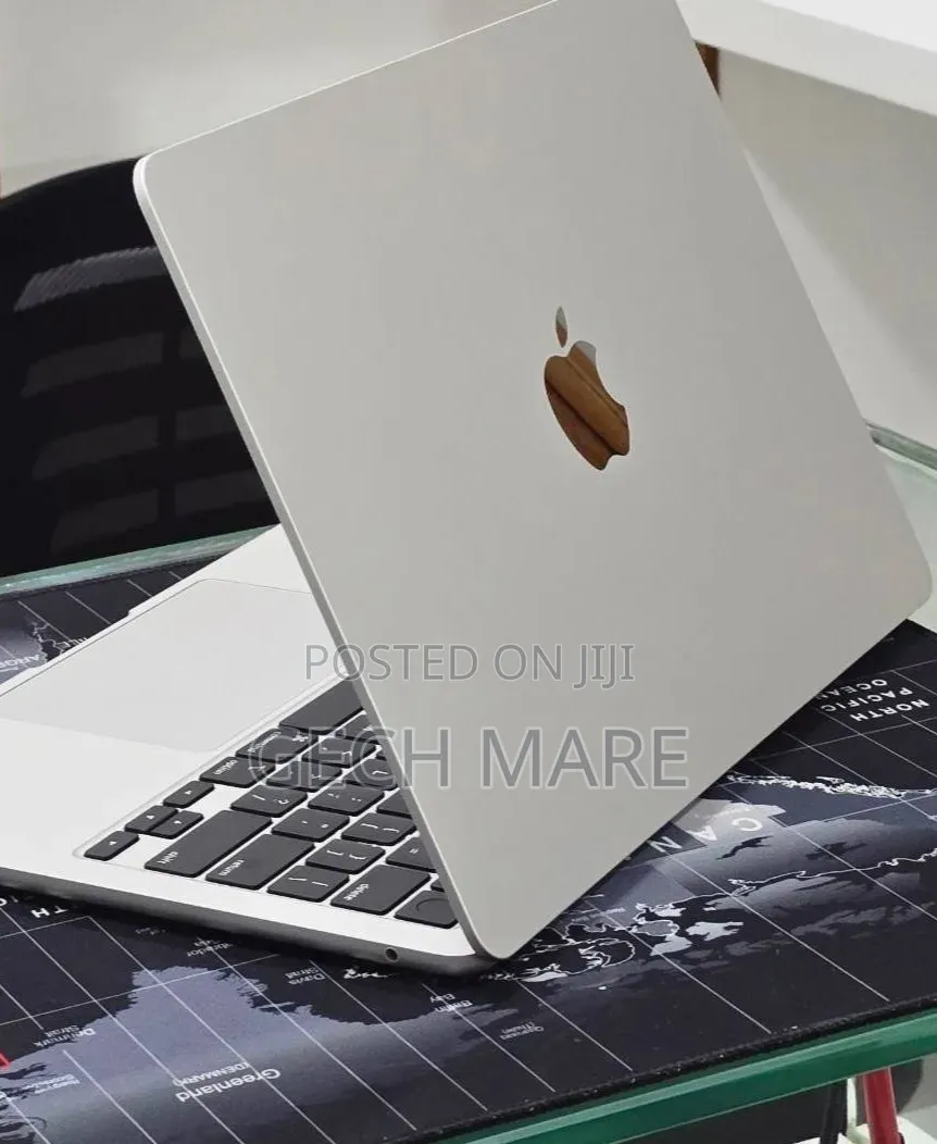 New Laptop Apple MacBook Air 2022 M2 8GB Intel SSD 256GB