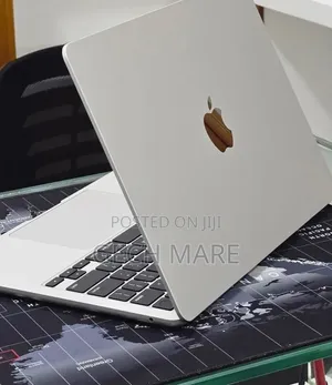 New Laptop Apple MacBook Air 2022 M2 8GB Intel SSD 256GB