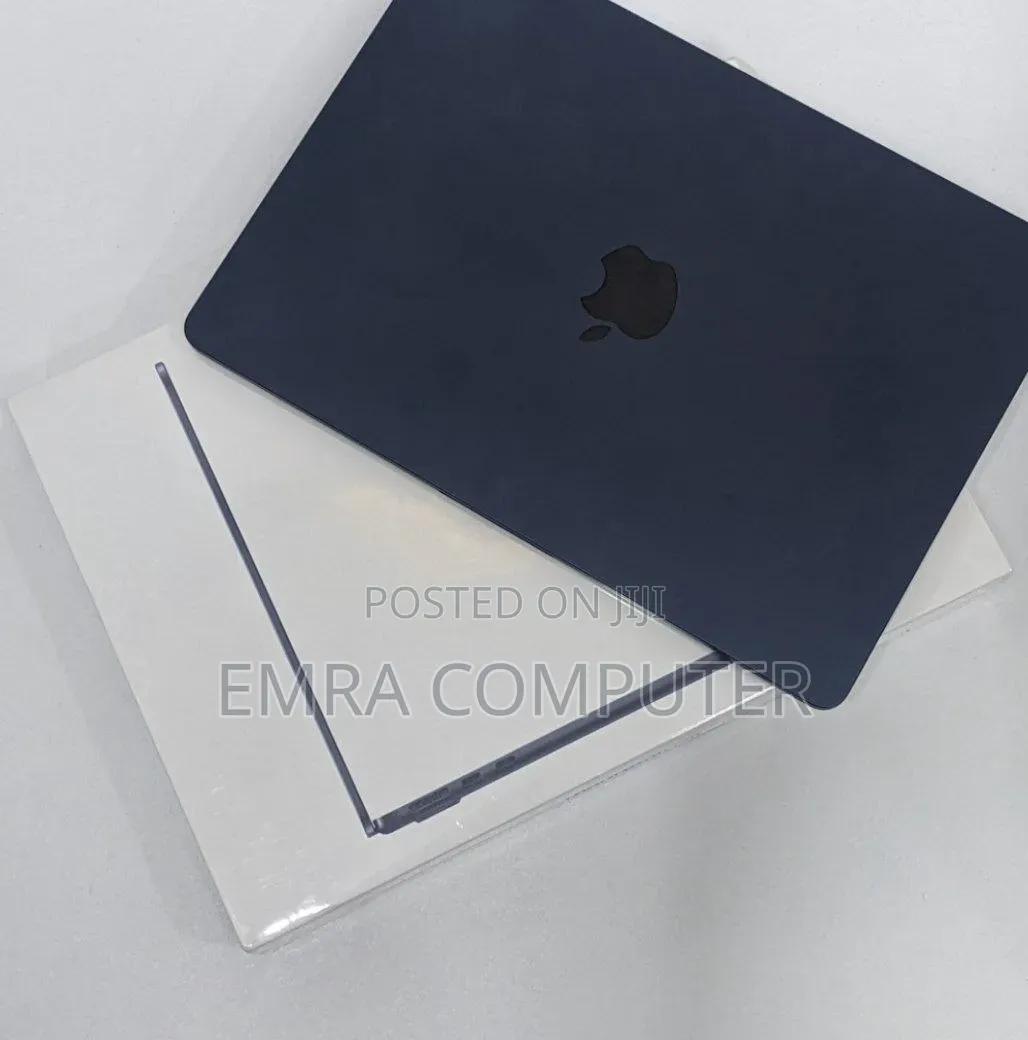 New Laptop Apple MacBook Air 2022 M2 8GB Apple M2 SSD 512GB