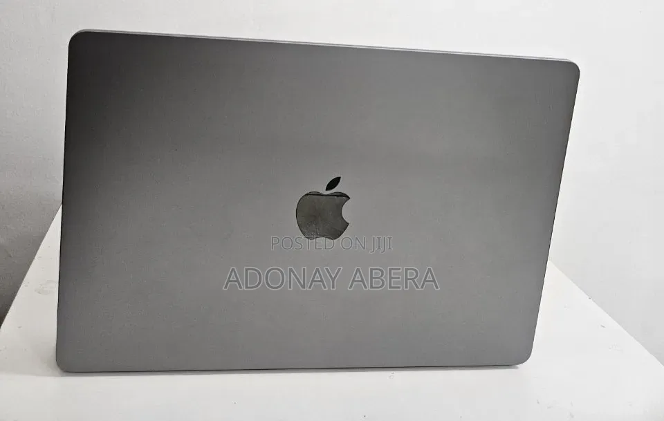 New Laptop Apple MacBook Air 2024 M3 8GB Apple M3 SSD 512GB
