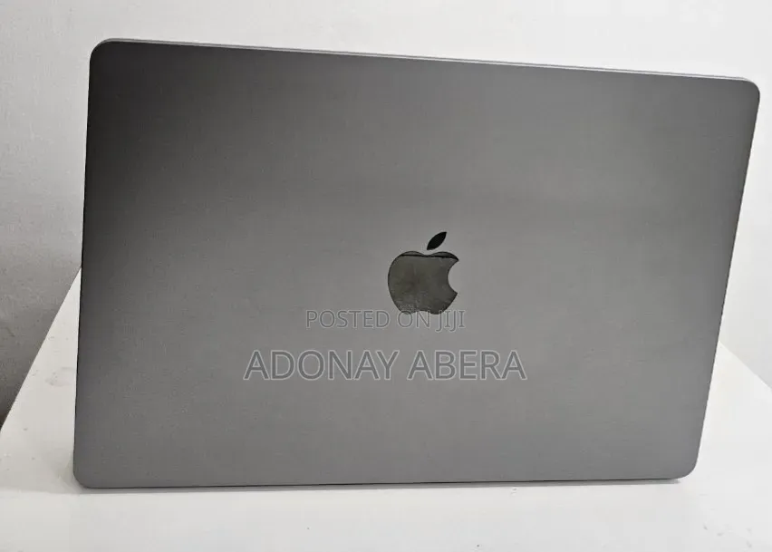 New Laptop Apple MacBook Air 2024 M3 8GB Apple M3 SSD 512GB