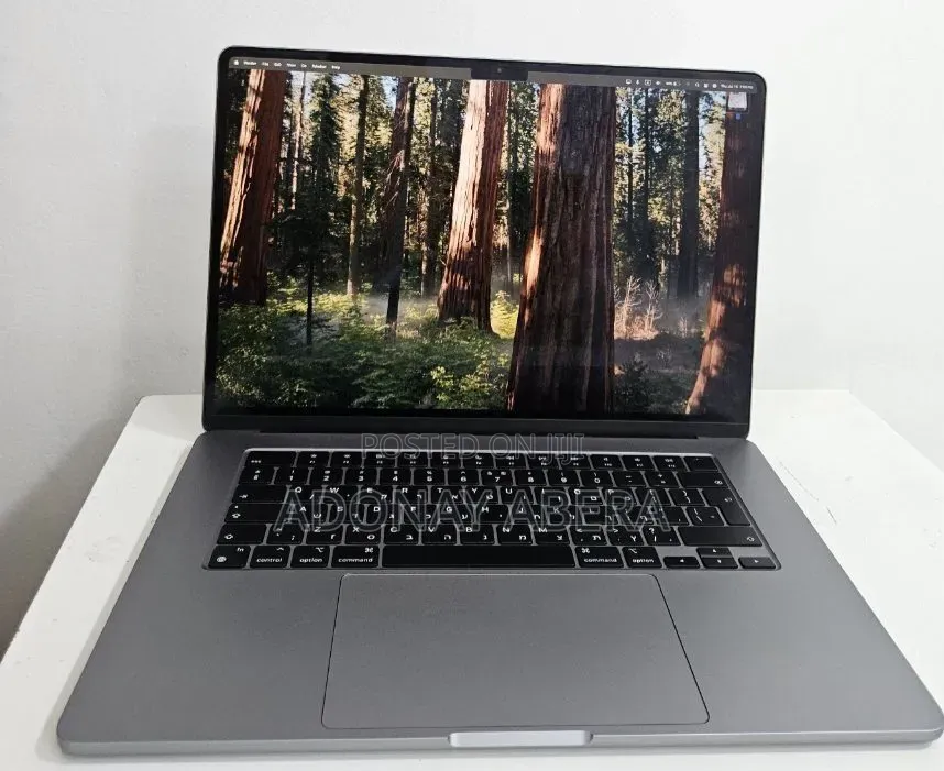 New Laptop Apple MacBook Air 2024 M3 8GB Apple M3 SSD 512GB