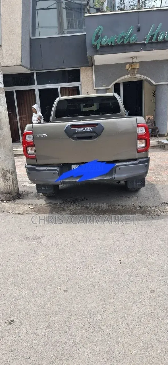 Toyota Hilux 2021 Gray