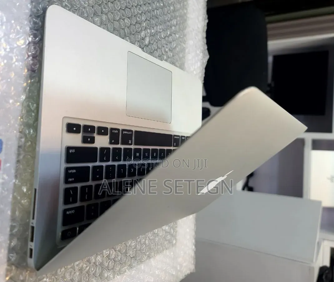 New Laptop Apple MacBook Air 2017 8GB Intel Core i5 SSD 128GB