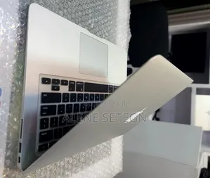 New Laptop Apple MacBook Air 2017 8GB Intel Core i5 SSD 128GB