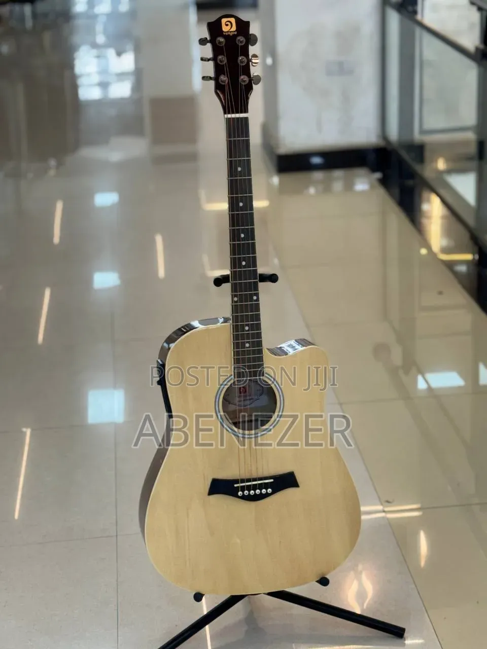 Voangoa Semi Acostic Guitar