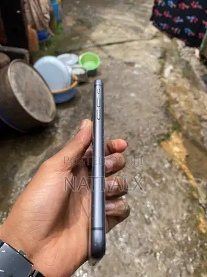 Apple iPhone 11 64 GB Black