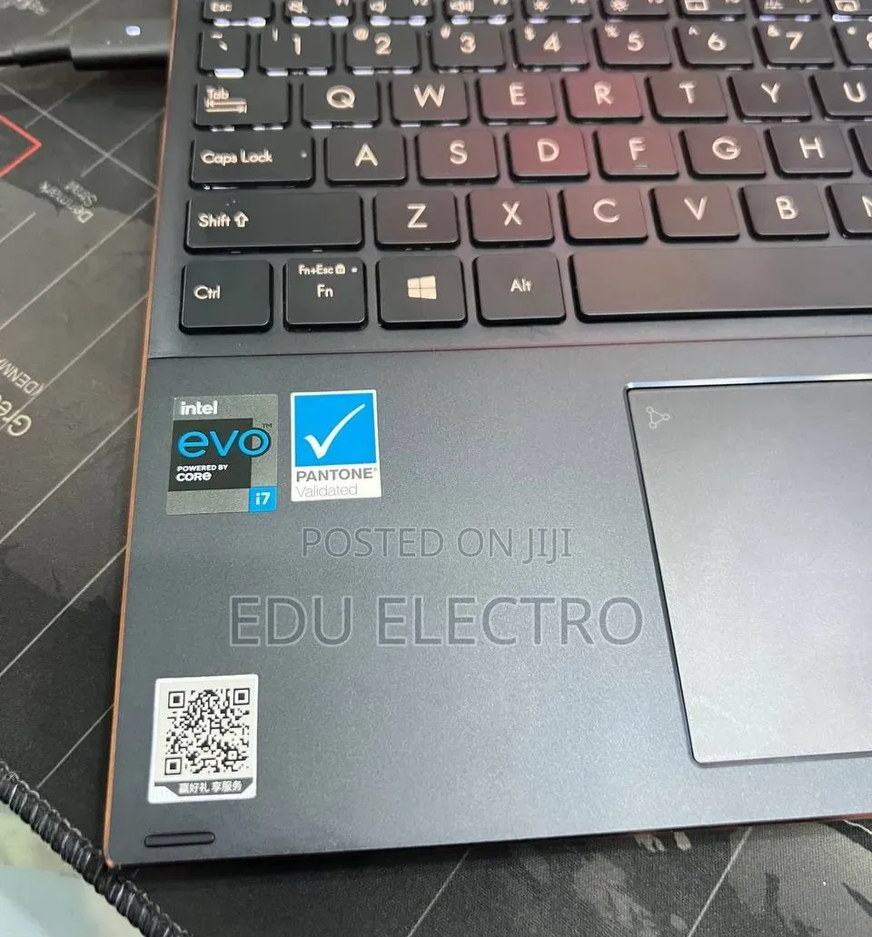 New Laptop Asus ZenBook Flip 14 UX461UA 16GB Intel Core i7 SSD 512GB