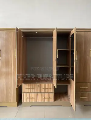 Closet (ቁምሳጥን)