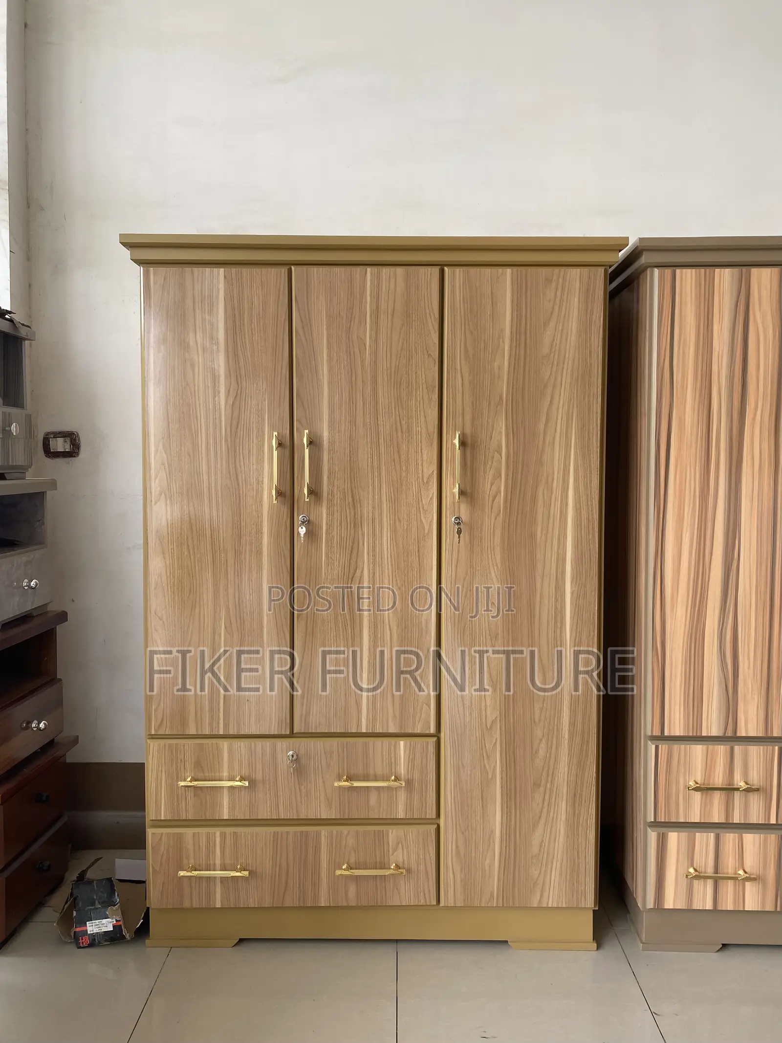 Closet (ቁምሳጥን)