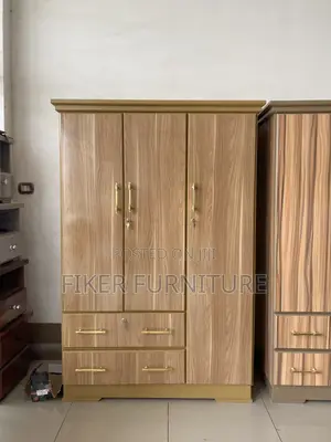 Closet (ቁምሳጥን)