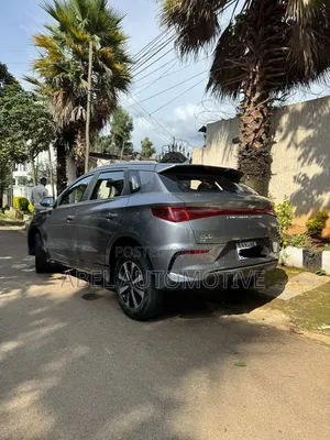 BYD E2 43 kWh 94 hp FWD 2025 Silver