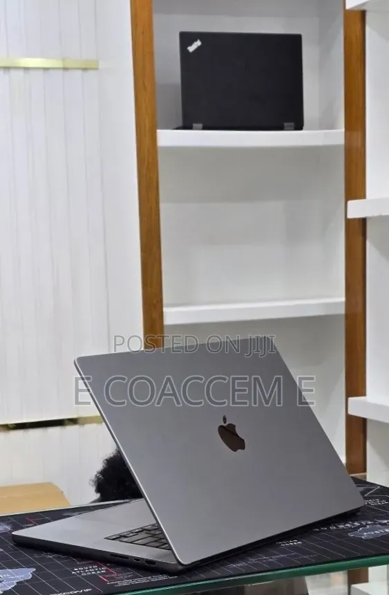 New Laptop Apple MacBook Pro 2021 M1 32GB Apple M1 Pro SSD 512GB