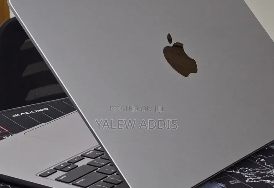New Laptop Apple MacBook Air 2022 M2 16GB Apple M2 SSD 256GB