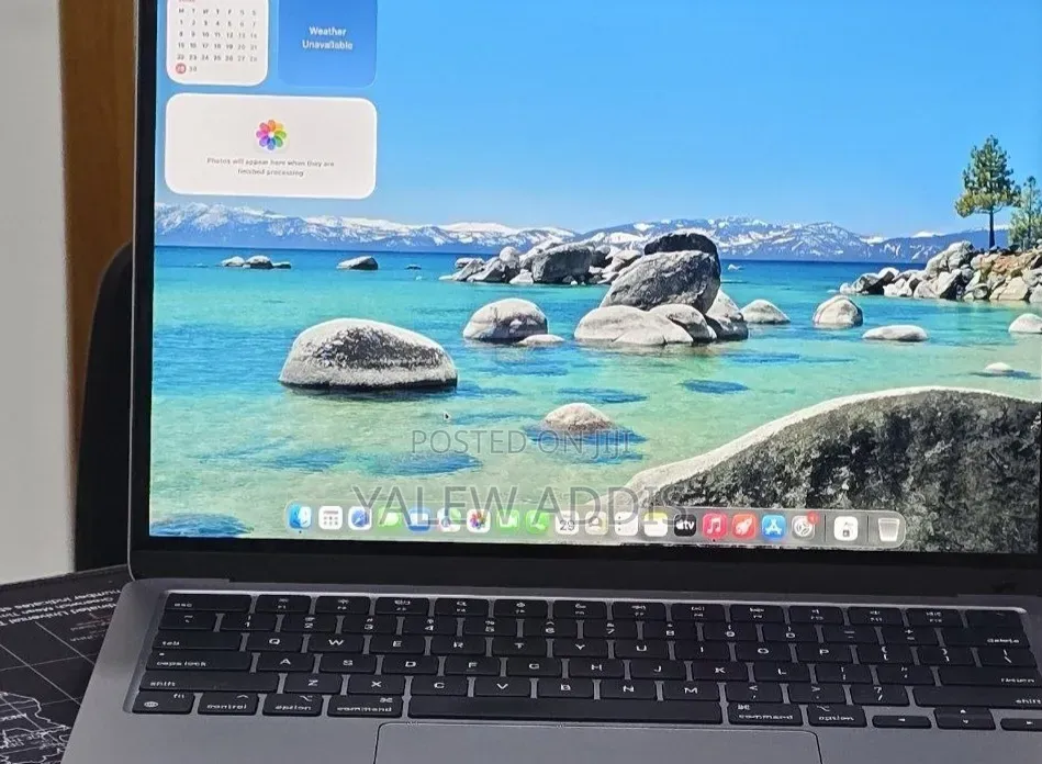 New Laptop Apple MacBook Air 2022 M2 16GB Apple M2 SSD 256GB