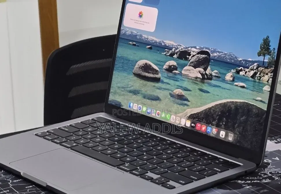New Laptop Apple MacBook Air 2022 M2 16GB Apple M2 SSD 256GB