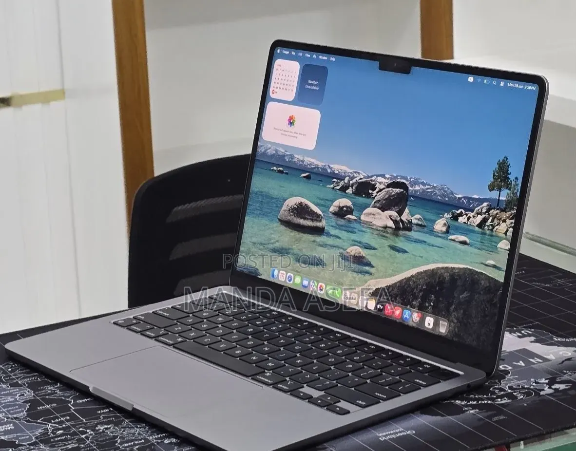New Laptop Apple MacBook Air 2022 M2 16GB Apple M2 SSD 256GB